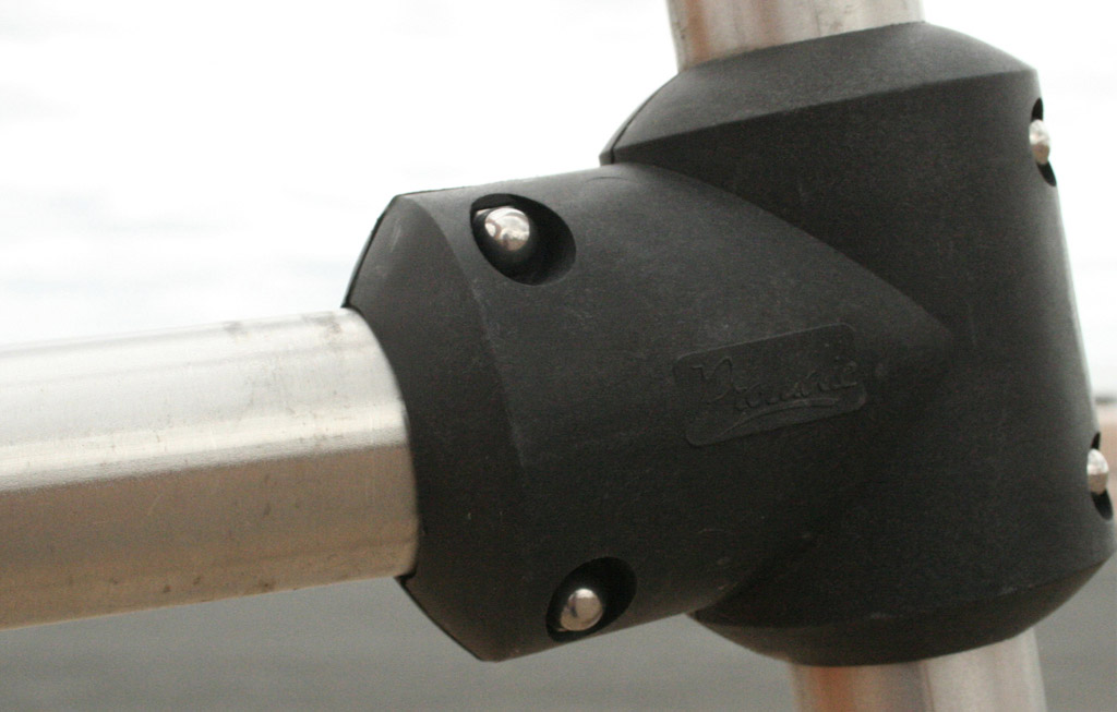 Injection moulded polyamide fixings