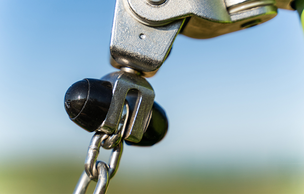 The double joined swing mechanism