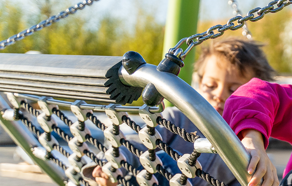 The braided rope seat