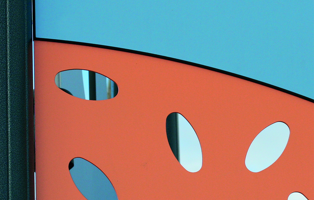 Aluminium version: the play walls and roofs