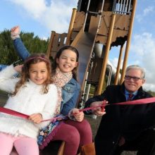 Great Gedling Site Opening for New Play Area Image 9 ribbon cutting