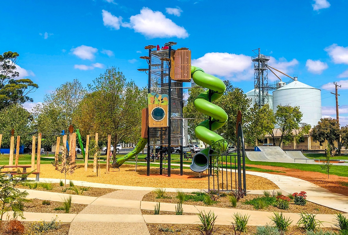 VIC - Riverside Park Adventure Playground