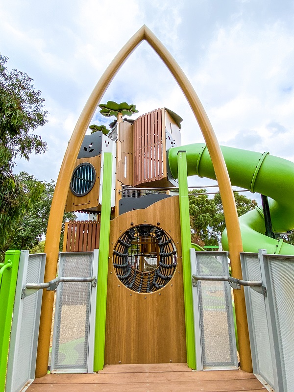 VIC - The Lakes Reserve Playspace