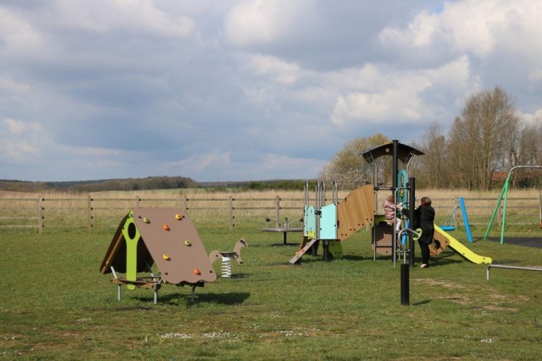 Crompton Road and Maid Marian play areas