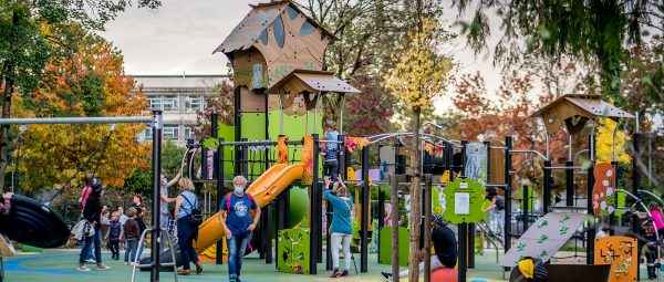 A very nice playground at Parc Beaumont in Pau (France)